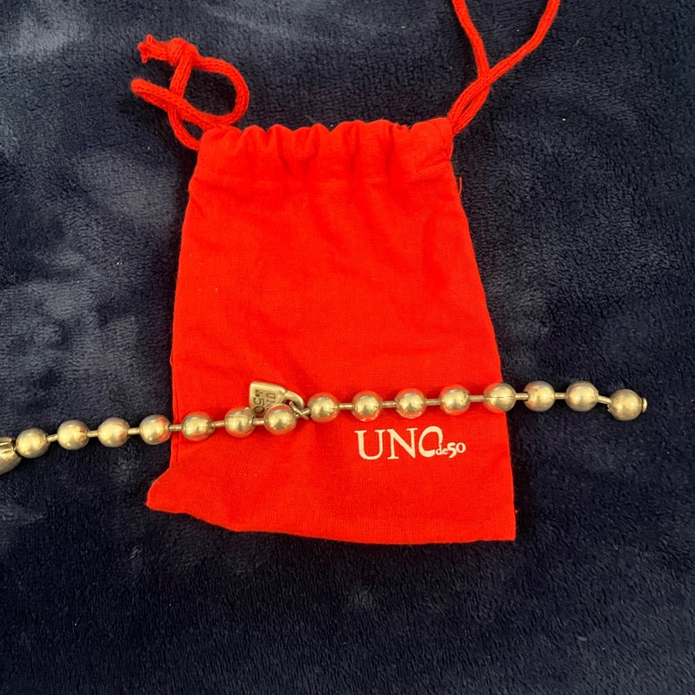 Beautiful Uno De 50 8.2 inch Silver Beaded Bracelet with Red Pouch. Unisex! 🇮🇹 - Picture 4 of 5